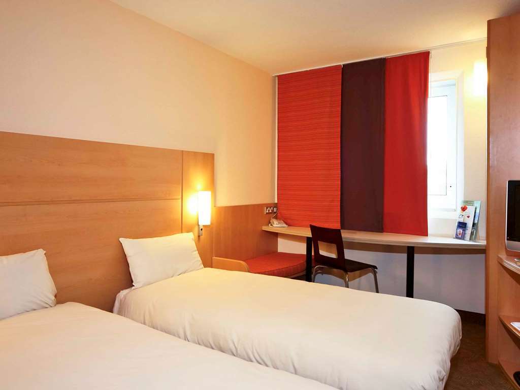 Отель Ibis Paris Vaugirard Porte De Versailles Номер фото